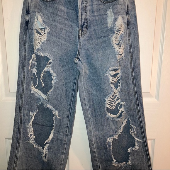 Pacsun Super Ripped High-Waisted Baggy Jeans - Picture 3 of 12